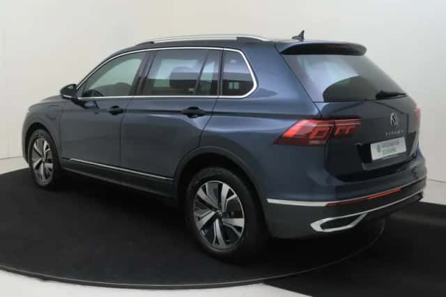 Volkswagen Tiguan (2022) thumbnail 3