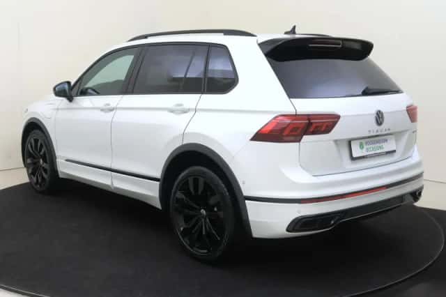 Volkswagen Tiguan (2023) thumbnail 3