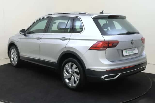 Volkswagen Tiguan (2022) thumbnail 3