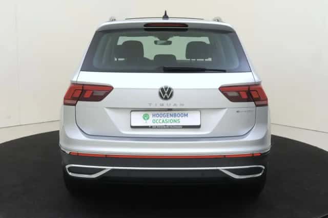Volkswagen Tiguan (2022) thumbnail 4