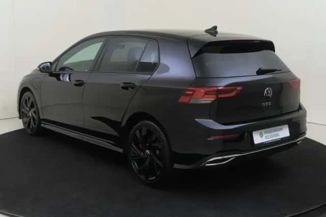 Volkswagen Golf (2022) thumbnail 3