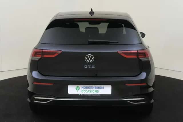 Volkswagen Golf (2022) thumbnail 4