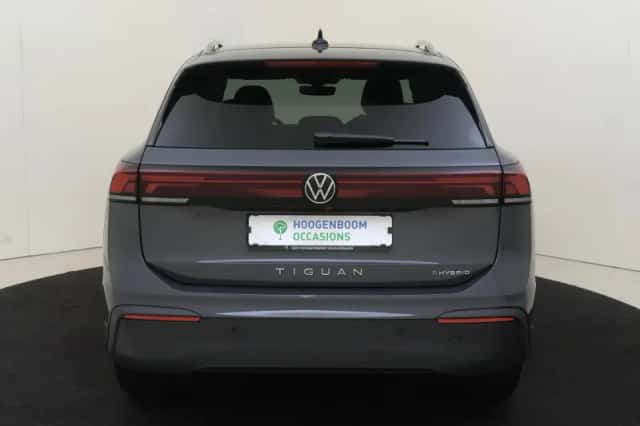 Volkswagen Tiguan (2025) thumbnail 4