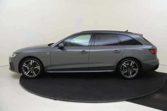 Audi A4 (2024) thumbnail 2