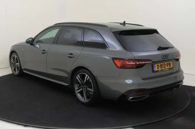 Audi A4 (2024) thumbnail 3