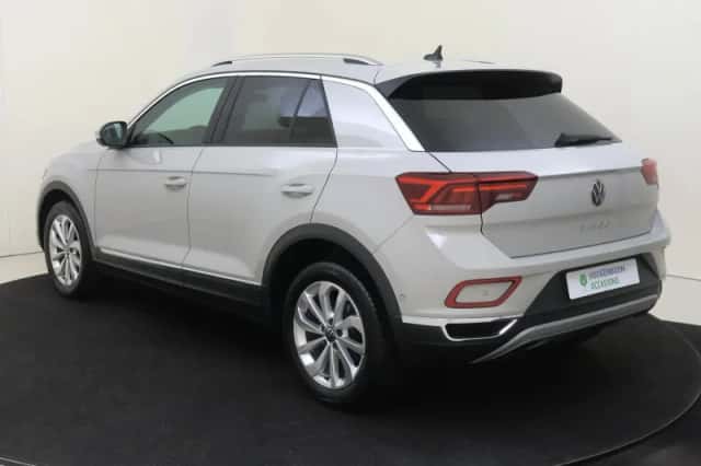 Volkswagen T-Roc (2023) thumbnail 3