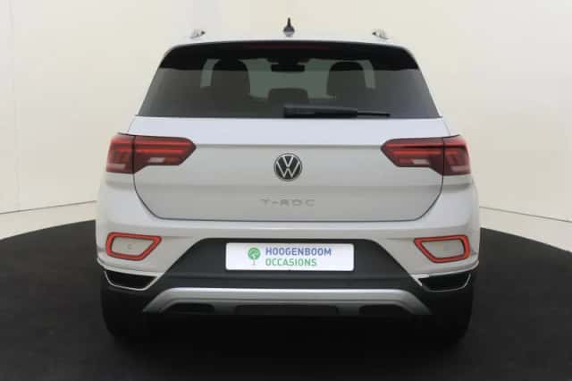 Volkswagen T-Roc (2023) thumbnail 4