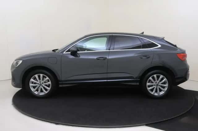 Audi Q3 Sportback (2021) thumbnail 2