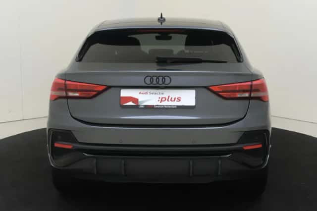 Audi Q3 Sportback (2023) thumbnail 4