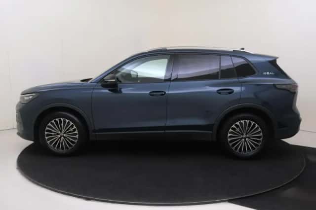 Volkswagen Tiguan (2025) thumbnail 2