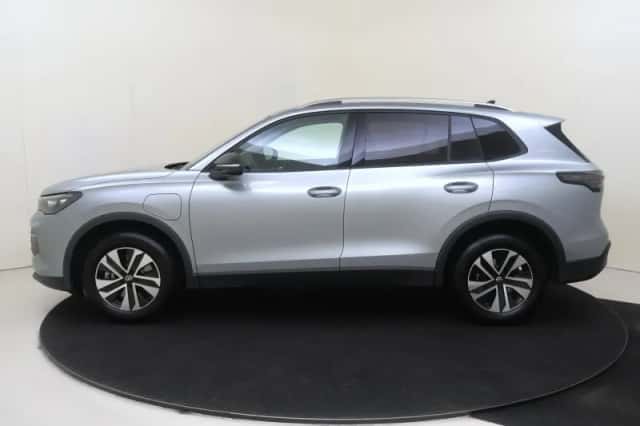 Volkswagen Tiguan (2026) thumbnail 2