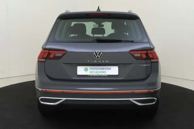 Volkswagen Tiguan (2022) thumbnail 4