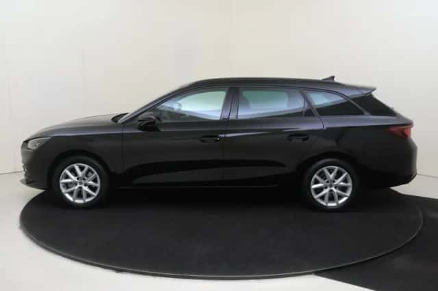SEAT Leon Sportstourer (2024) thumbnail 2