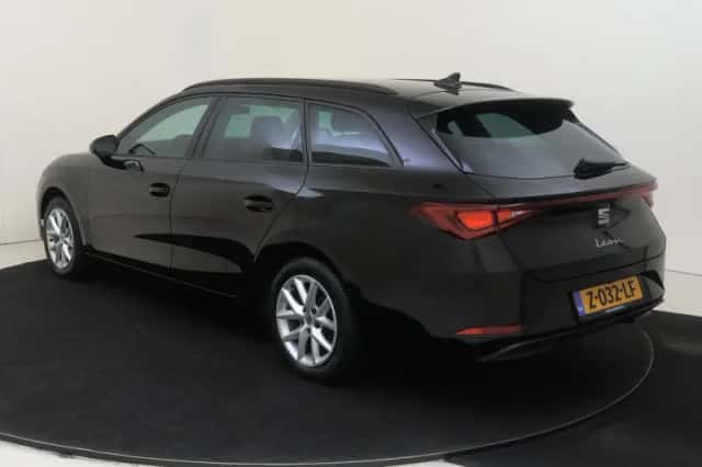 SEAT Leon Sportstourer (2024) thumbnail 3