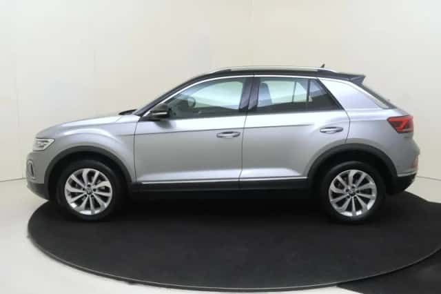 Volkswagen T-Roc (2025) thumbnail 2