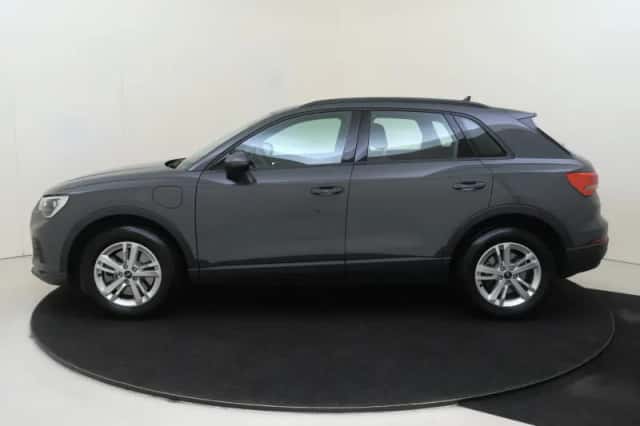 Audi Q3 (2023) thumbnail 2