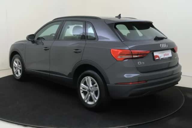 Audi Q3 (2023) thumbnail 3