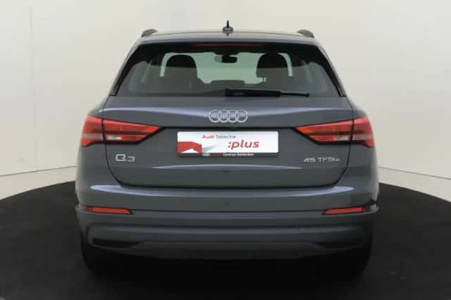 Audi Q3 (2023) thumbnail 4