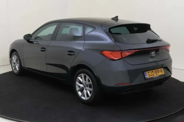 SEAT Leon (2024) thumbnail 3