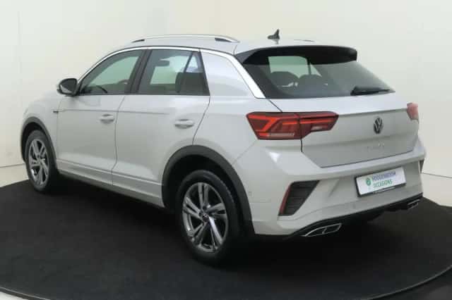 Volkswagen T-Roc (2024) thumbnail 3