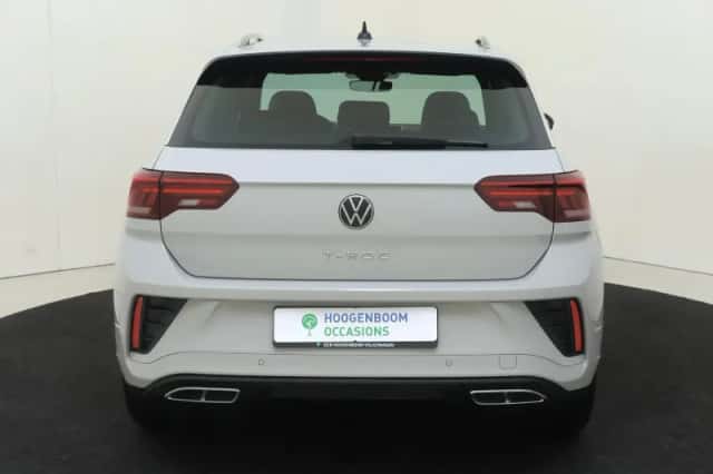 Volkswagen T-Roc (2024) thumbnail 4