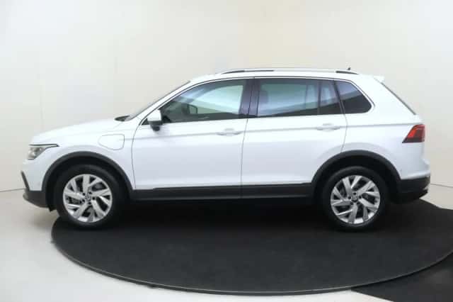 Volkswagen Tiguan (2022) thumbnail 2