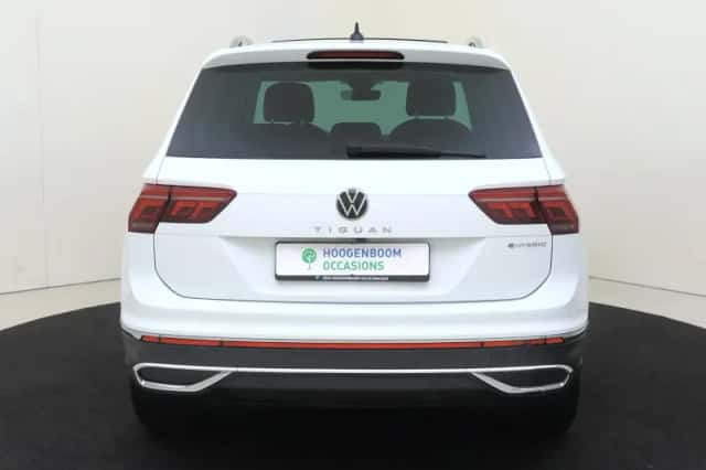 Volkswagen Tiguan (2022) thumbnail 4