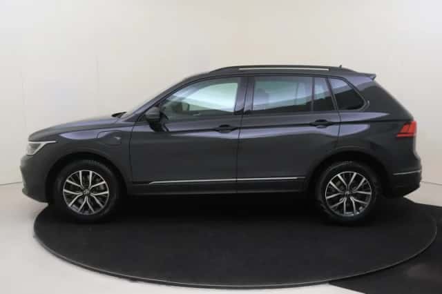 Volkswagen Tiguan (2022) thumbnail 2