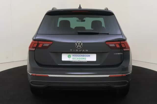 Volkswagen Tiguan (2022) thumbnail 4
