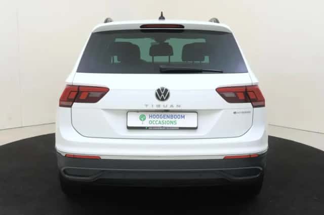Volkswagen Tiguan (2022) thumbnail 4