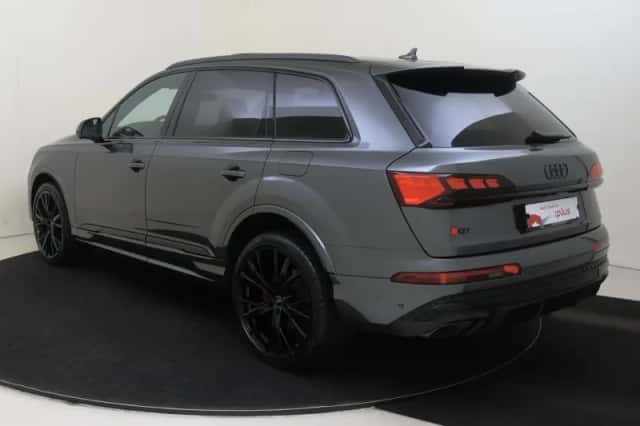 Audi Q7 (2024) thumbnail 3