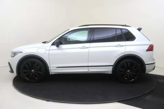 Volkswagen Tiguan (2022) thumbnail 2