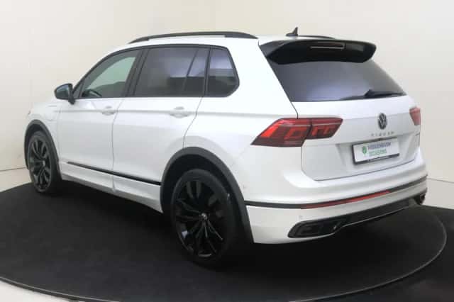 Volkswagen Tiguan (2022) thumbnail 3