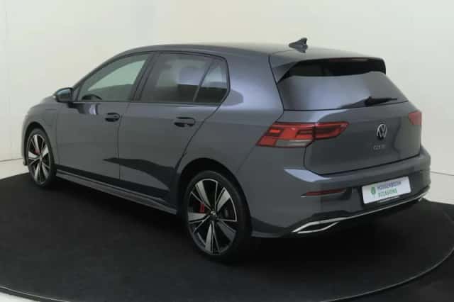 Volkswagen Golf (2022) thumbnail 3