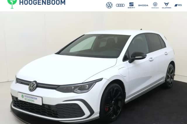 Volkswagen Golf (2022) thumbnail 1