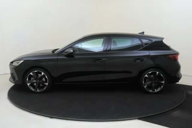 CUPRA Leon (2023) thumbnail 2