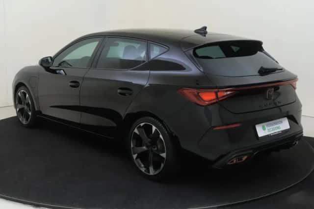 CUPRA Leon (2023) thumbnail 3