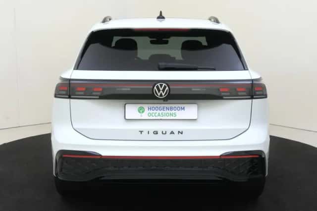 Volkswagen Tiguan (2025) thumbnail 4