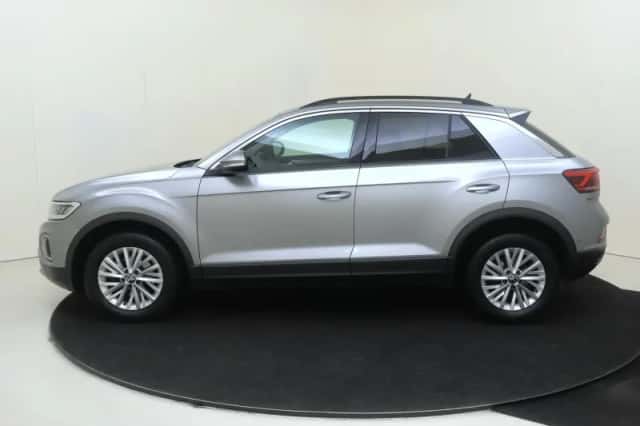 Volkswagen T-Roc (2022) thumbnail 2