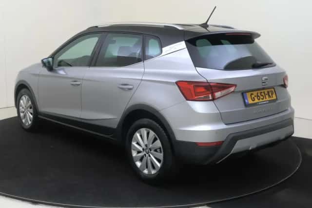 SEAT Arona (2019) thumbnail 3