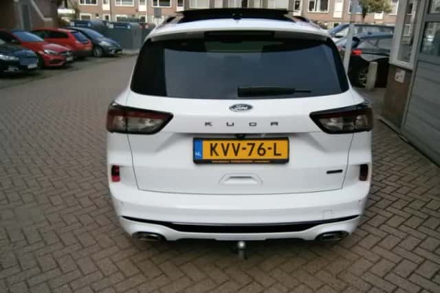 Ford Kuga (2023) thumbnail 5