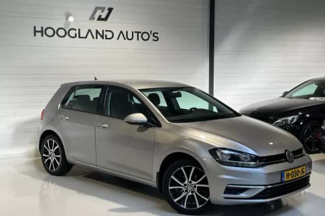 Volkswagen Golf (2017) thumbnail 2