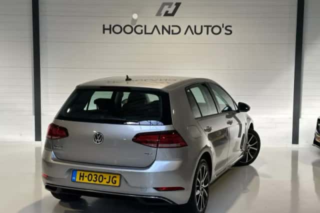 Volkswagen Golf (2017) thumbnail 5