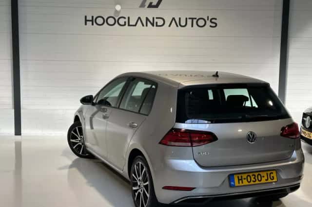 Volkswagen Golf (2017) thumbnail 6