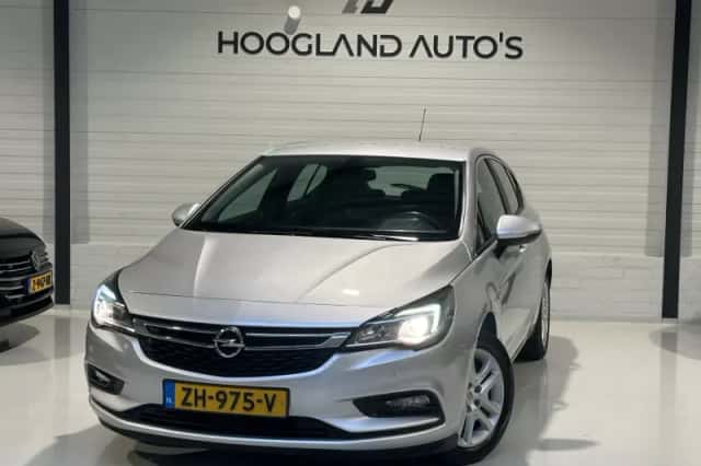 Opel Astra (2019) thumbnail 2