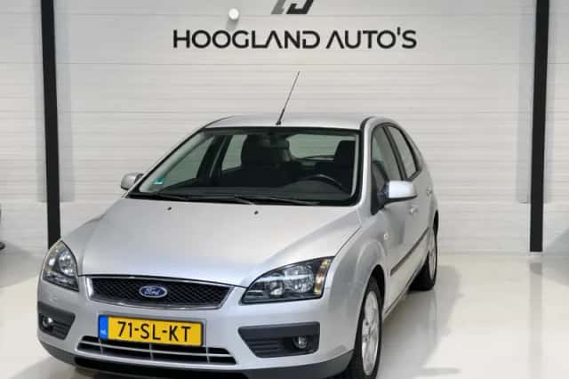 Ford Focus (2006) thumbnail 2