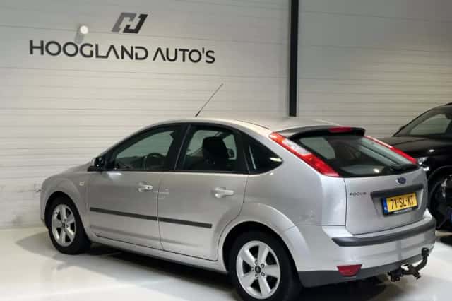 Ford Focus (2006) thumbnail 5
