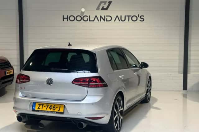 Volkswagen Golf (2016) thumbnail 6