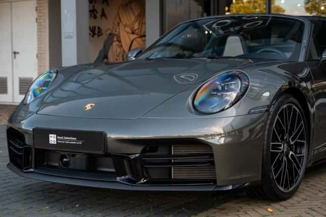 Porsche 911 (2026) thumbnail 2