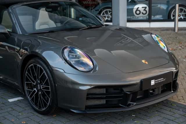 Porsche 911 (2026) thumbnail 4